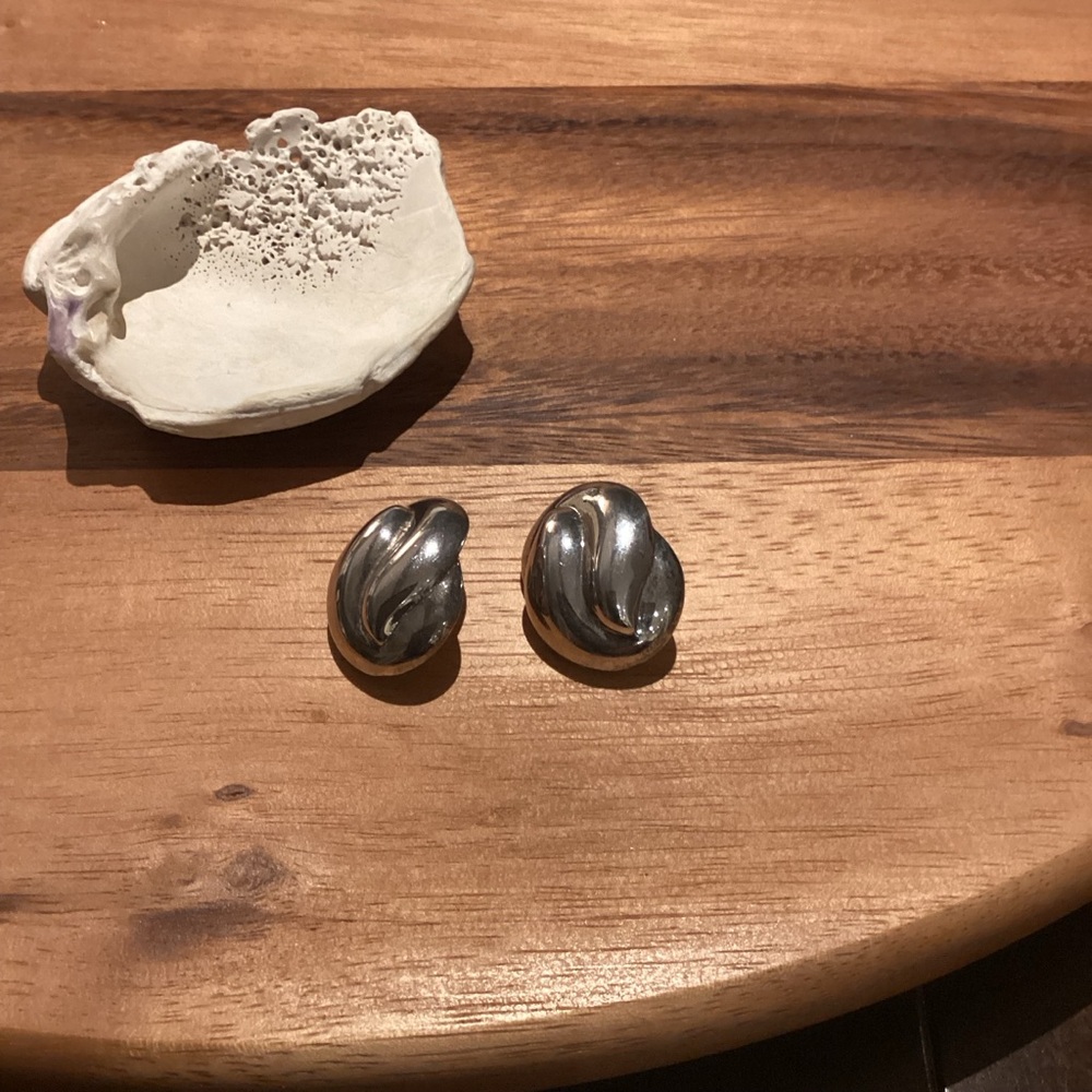 Vintage 80's Silver tone Swirl Pierced Clip Earrings EUC